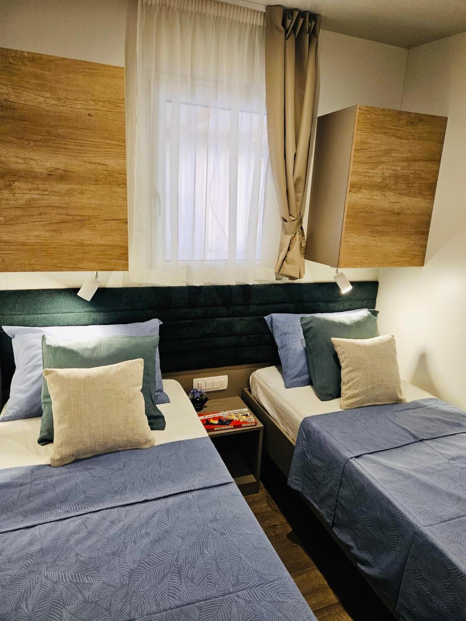 Mobile Home Peponi Del Mar, Brand New Biograd Na Moru Exterior foto