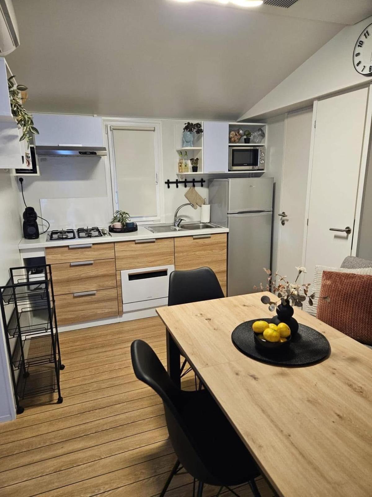 Mobile Home Peponi Del Mar, Brand New Biograd Na Moru Exterior foto